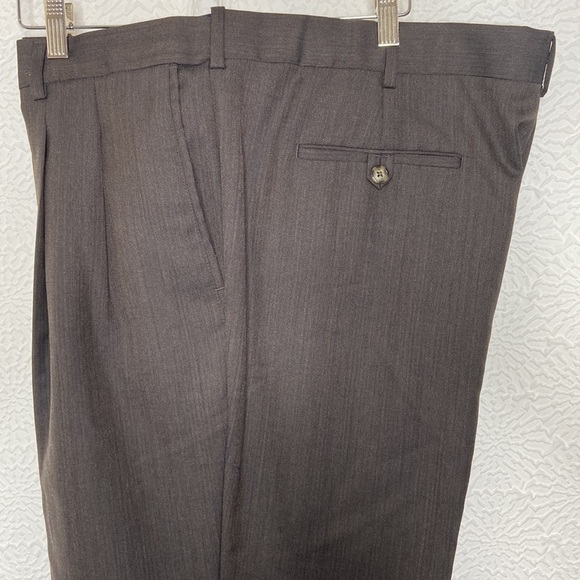Roundtree & Yorke Dark Brown Wool Blend Classic Fit Pleated Slacks 42x32 NWT - Picture 9 of 12